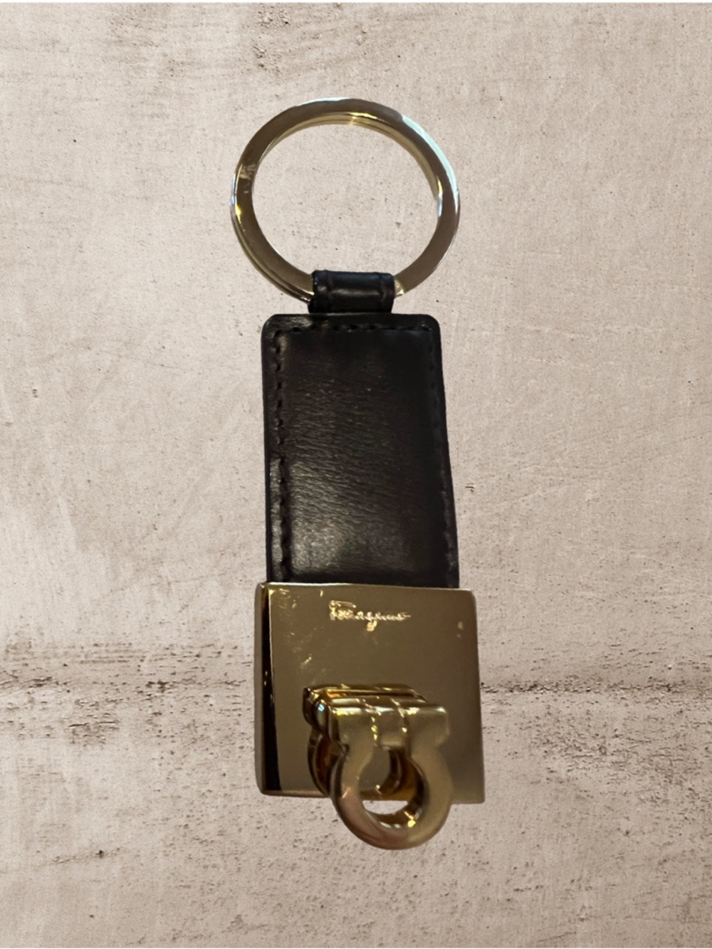 Salvatore Ferragamo Gancini Black Leather Gold Tone Keychain Made Italy